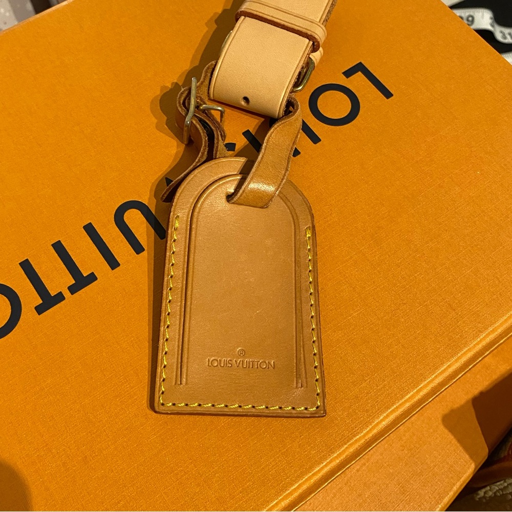 Louie Vuitton Luggage Tag w/ Poignet